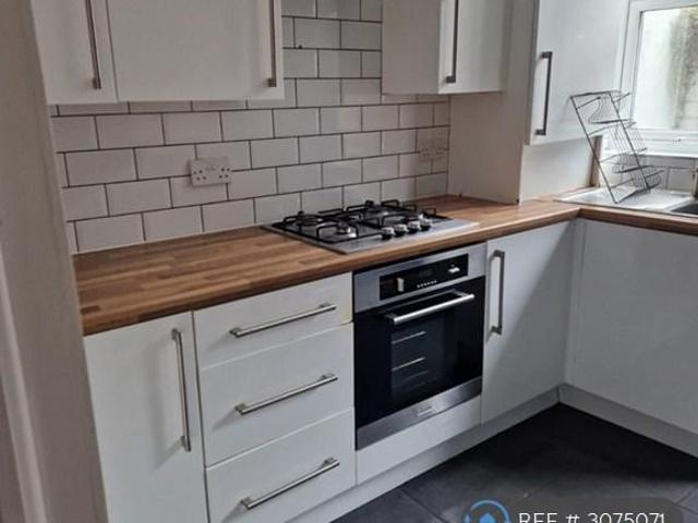 Alderson Road, Liverpool, L15 4 bed terraced house to rent £624 pcm £144 pw