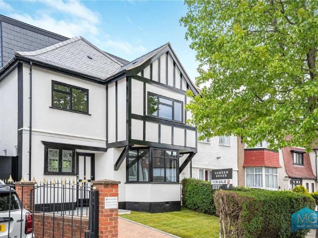 Alderton Crescent, London, NW4 4 bed detached house to rent £5,000 pcm £1,154 pw