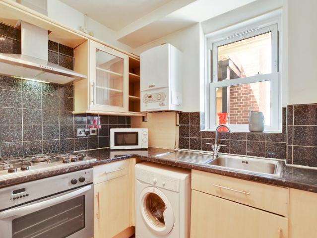 Aldgate east 3 bed /Whole property to let