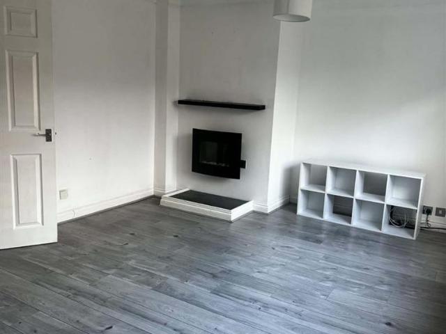 Aldington Close, Redditch 3 bed end of terrace house to rent £1,200 pcm £277 pw