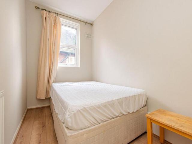 Aldrington Road, London SW16 1 bed flat to rent £1,350 pcm £312 pw