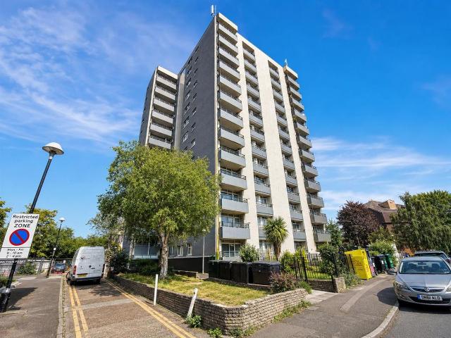 Aldriche Way, Highams Park E4, 2 bed flat to rent, £1,700 pcm | PrimeLocation