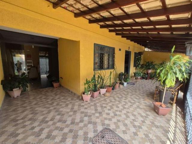 Alex Gama Vende: Casa na Qd 01 Setor Norte do Gama, Troco por Casa no Setor Leste Financia