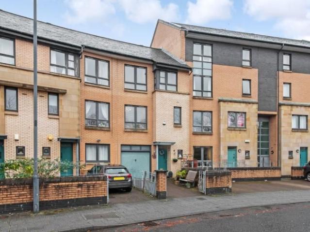 Alexander Crescent, Glasgow G5, 2 bed flat to rent, £1,300 pcm | PrimeLocation