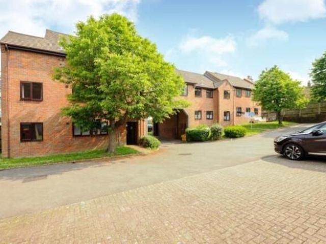 Alexander Street, Chesham HP5, 2 bed flat to rent, £1,400 pcm | PrimeLocation