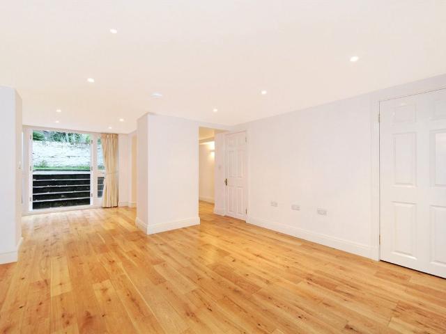 Alexander Street, London W2, 2 bed flat to rent, £4,000 pcm | PrimeLocation