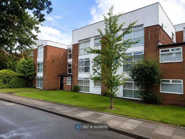 Alexandra Court, Manchester M31, 1 bed flat to rent, £850 pcm | PrimeLocation