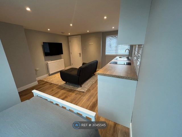 Alexandra Ave, Luton LU3, 1 bed flat to rent, £950 pcm | PrimeLocation