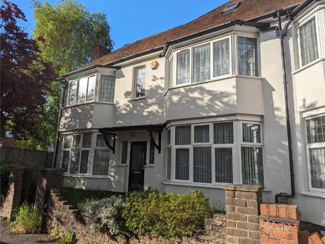 Alexandra Avenue, Bedfordshire LU3 4 bed semi detached house to rent £2,200 pcm £508 pw