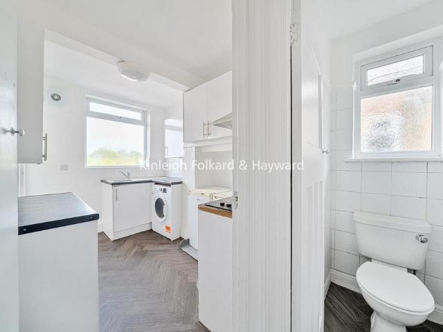 Alexandra Avenue, Harrow, HA2 2 bed flat to rent £1,600 pcm £369 pw