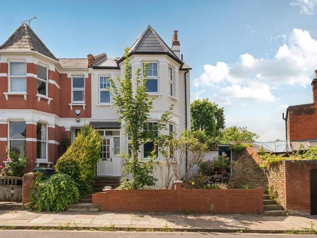 Alexandra Avenue London N22 3 bed semi detached house to rent £7,250 pcm £1,673 pw