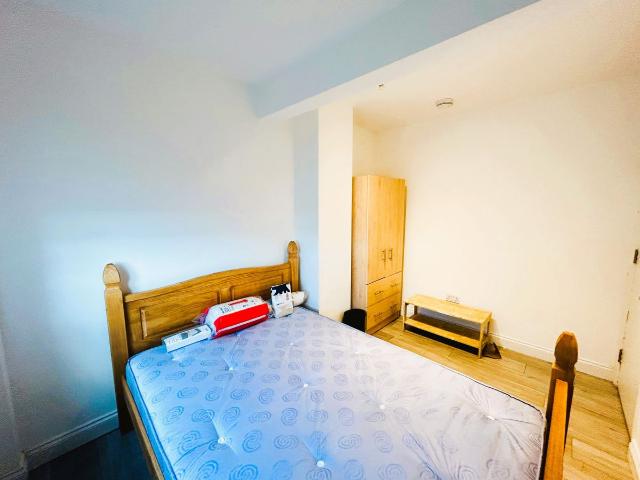 Alexandra Avenue, Rayners Lane, Harrow HA2, 1 bed property to rent, £850 pcm | PrimeLocation