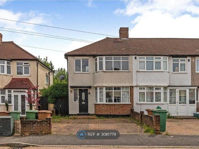 Alexandra Avenue, Sutton SM1, 3 bed end terrace house to rent, £2,100 pcm | PrimeLocation
