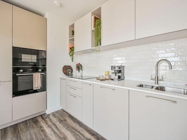 Alexandra Gate, Wood Green, London N8, 2 bed flat to rent, £2,680 pcm | PrimeLocation