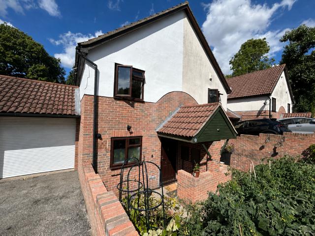 Alexandra Glen, Walderslade, Chatham 2 bed semi detached house to rent £1,400 pcm £323 pw