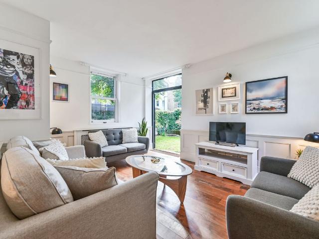 Alexandra Grove, Finsbury Park, London N4, 3 bed cottage to rent, £5,200 pcm | PrimeLocation