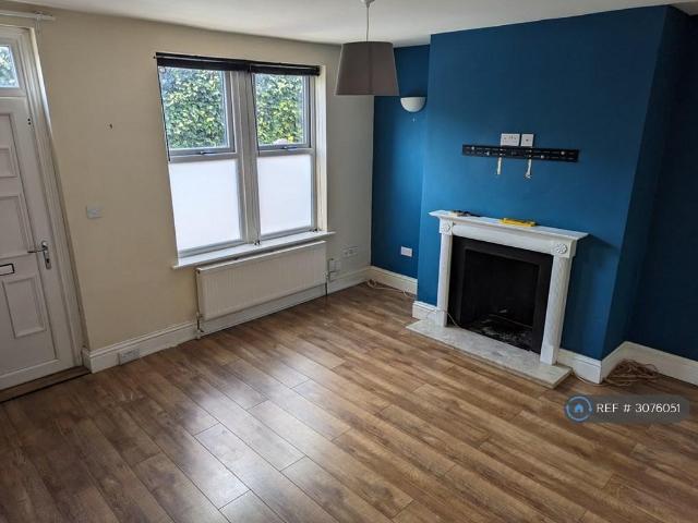 Alexandra Grove, Knaresborough, HG5 2 bed semi detached house to rent £1,200 pcm £277 pw