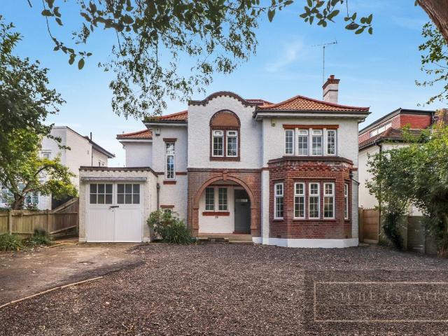 Alexandra Grove, London N12, 5 bed detached house to rent, £5,500 pcm | PrimeLocation