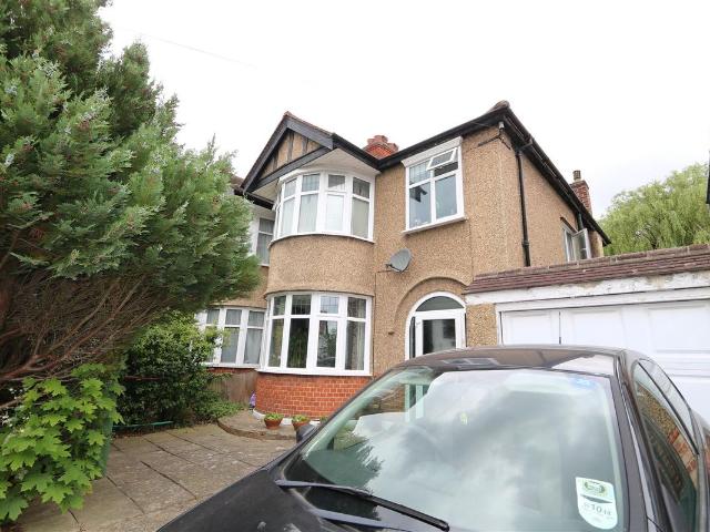 Alexandra Drive, Surbiton, Surrey KT5, 3 bed property to rent, £2,800 pcm | PrimeLocation