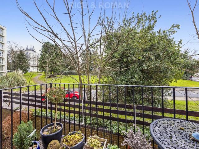 Alexandra Lodge, Weybridge KT13, 1 bed flat to rent, £1,100 pcm | PrimeLocation