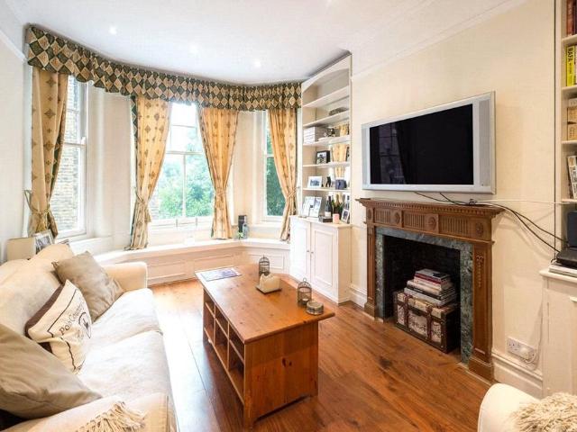 Alexandra Mansions, 333 Kings Road. 1 bed flat to rent £2,600 pcm £600 pw