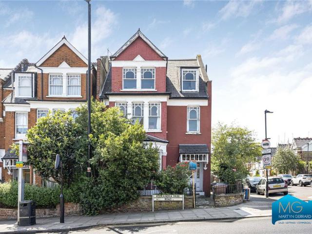 Alexandra Park Road, Muswell Hill. 2 bed apartment to rent £2,000 pcm £462 pw
