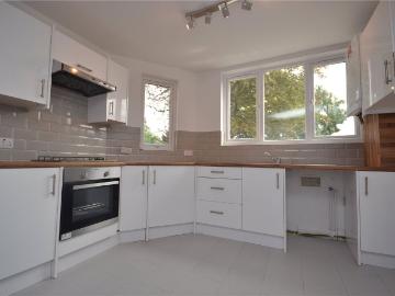 Alexandra Park Road, Muswell Hill, London N10, 2 bed flat to rent, £1,900 pcm | PrimeLocation
