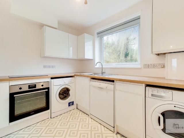 Alexandra Park Road N22, 2 bed flat to rent, £2,300 pcm | PrimeLocation