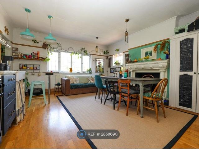 Alexandra Park Road, London N22, 4 bed maisonette to rent, £3,600 pcm | PrimeLocation