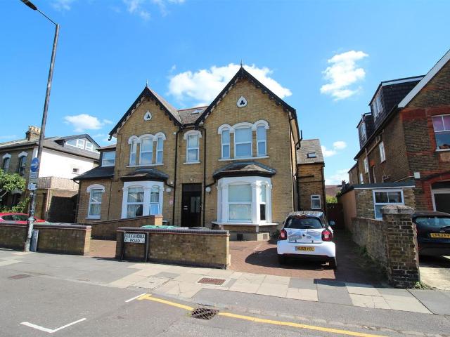 Alexandra Road, Turnpike Lane N8, 2 bed flat to rent, £1,950 pcm | PrimeLocation