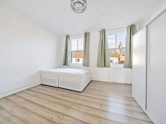 Alexandra Road, Turnpike Lane. 4 bed house to rent £3,500 pcm £808 pw