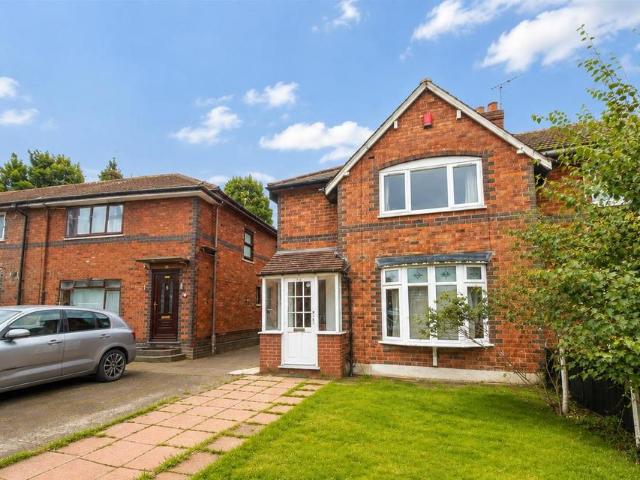 Alexandra Road, Walsall 3 bed semi detached house to rent £1,150 pcm £265 pw