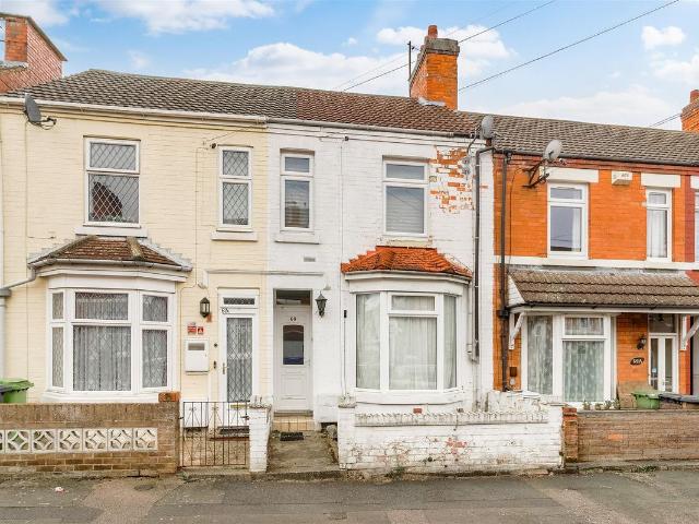 Alexandra Road, Wellingborough NN8, 2 bed terraced house to rent, £895 pcm | PrimeLocation