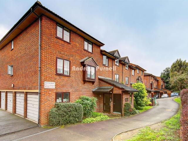Alexandra Road, Wimbledon SW19, 2 bed flat to rent, £1,950 pcm | PrimeLocation