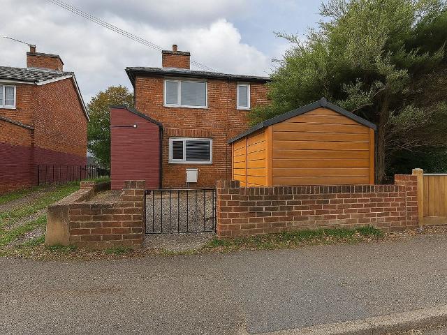Alexandra Road, Aldershot, Hampshire GU11, 2 bed detached house to rent, £1,450 pcm | PrimeLocation
