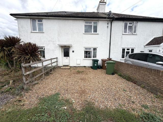 Alexandra Road, Ashford, TW15 3 bed terraced house to rent £2,150 pcm £496 pw