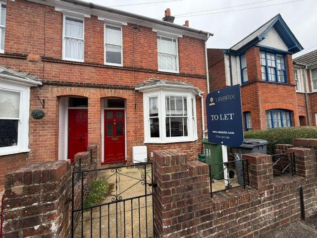 Alexandra Road, Basingstoke 3 bed terraced house to rent £1,650 pcm £381 pw
