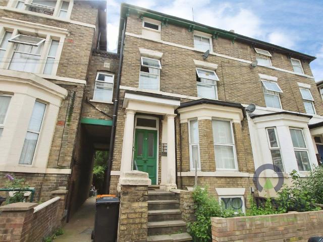 Alexandra Road, Bedford MK40, 1 bed flat to rent, £900 pcm | PrimeLocation
