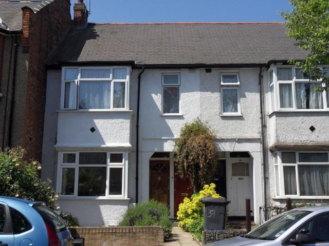 Alexandra Road, Hendon NW4, 2 bed maisonette to rent, £1,700 pcm | PrimeLocation