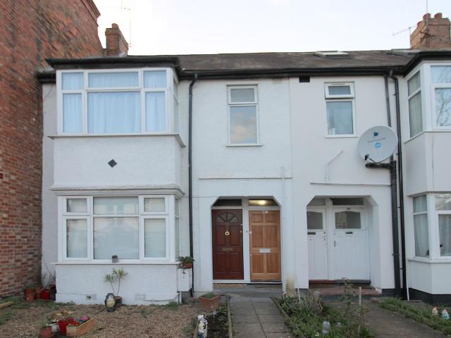 Alexandra Road, Hendon NW4, 3 bed maisonette to rent, £1,800 pcm | PrimeLocation