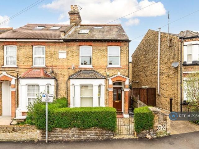 Alexandra Road, Hounslow, TW3 4 bed semi detached house to rent £2,595 pcm £599 pw