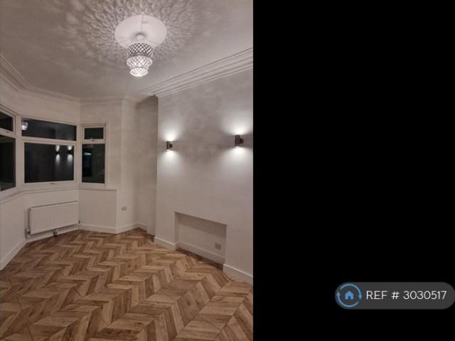 Alexandra Road, Hull, HU5 3 bed terraced house to rent £1,250 pcm £288 pw