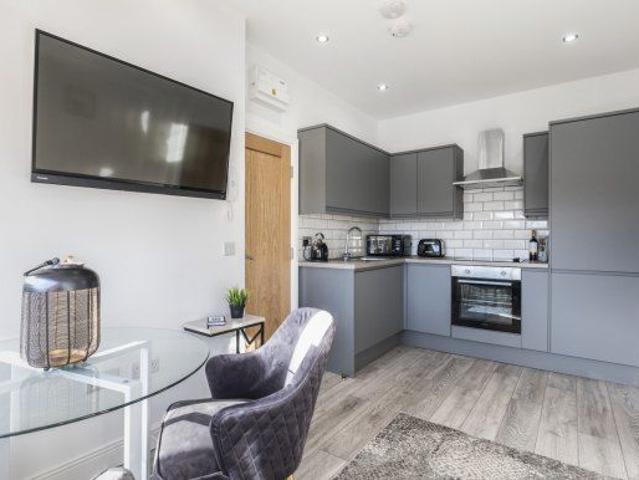 Alexandra Road, Leeds LS6, 2 bed shared accommodation to rent, £776 pppm | PrimeLocation