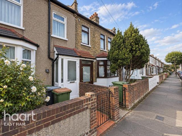 Alexandra Road, LONDON 3 bed terraced house to rent £2,250 pcm £519 pw