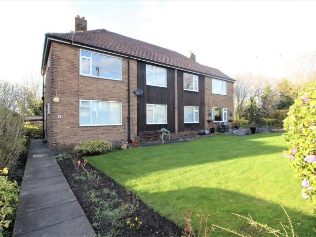 Alexandra Road, LS28 2 bed apartment to rent £850 pcm £196 pw