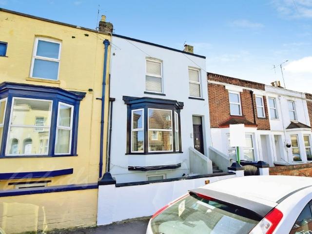 Alexandra Road Margate CT9 2 bed apartment to rent £1,275 pcm £294 pw