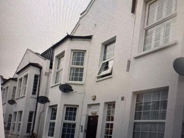 Alexandra Road, Mitcham CR4, Property to rent, £780 pcm | PrimeLocation