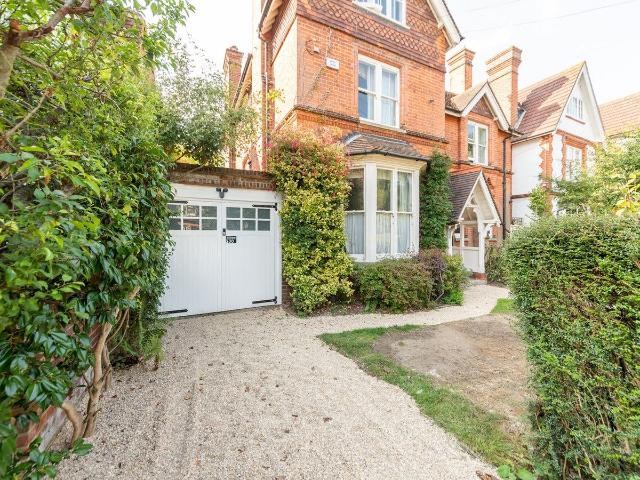 Alexandra Road, Reading RG1, 1 bed flat to rent, £2,400 pcm | PrimeLocation