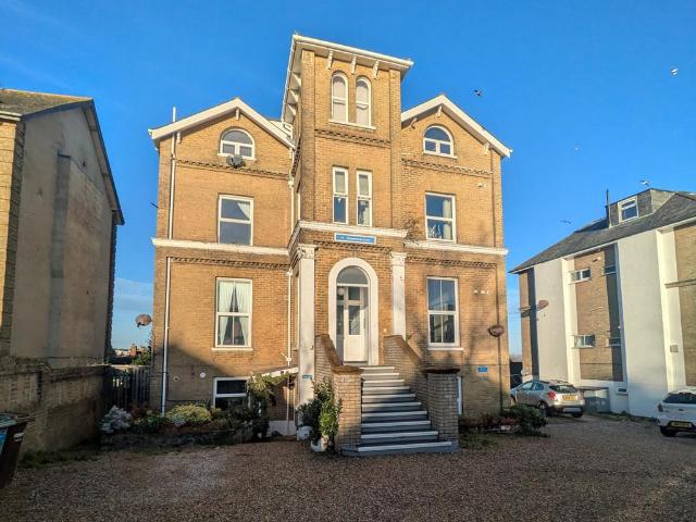 Alexandra Road, Ryde 1 bed flat to rent £505 pcm £117 pw