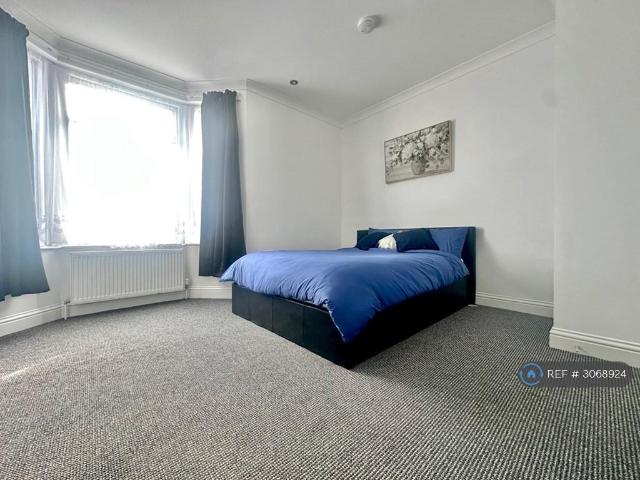 Alexandra Road, Sheerness, ME12 1 bed in a house share to rent £625 pcm £144 pw